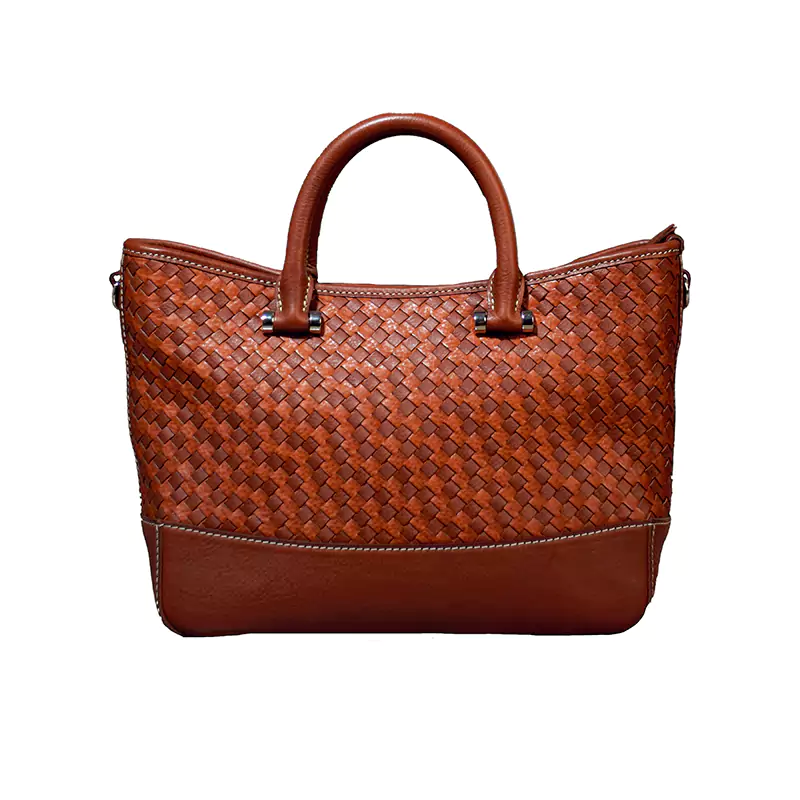 Bolso bandolera de piel tejida